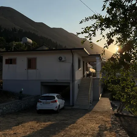 Sunset Garden House Willa Široka